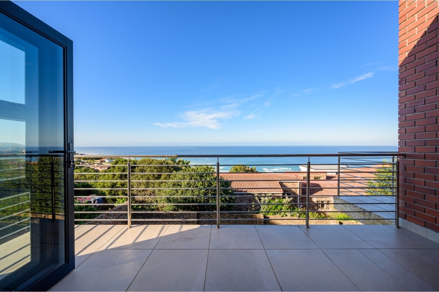 4 Bedroom Property for Sale in Blue Horizon Bay Eastern Cape